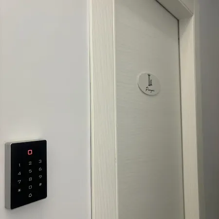 Parva Domus 163 * Nápoles