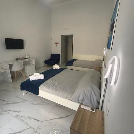 Parva Domus 163 * Neapol