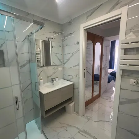 Parva Domus 163 * Neapol